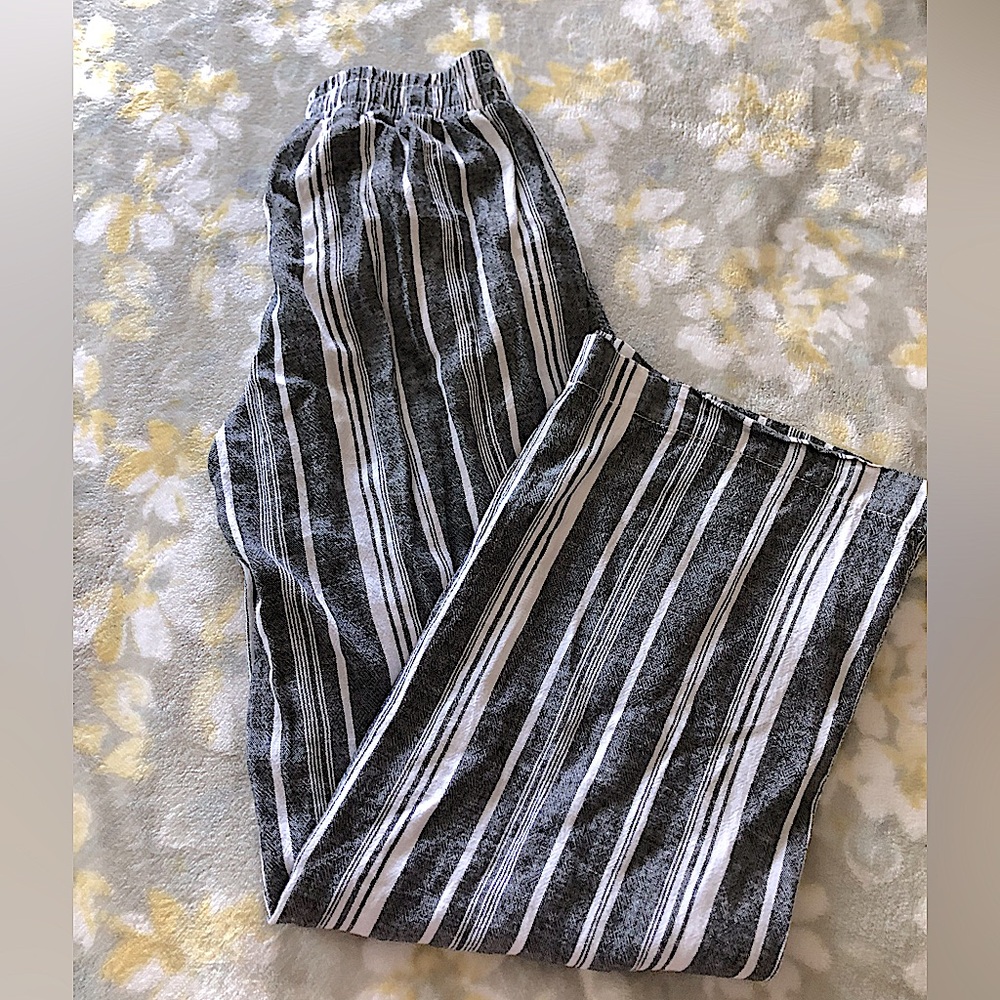 Briggs New York Black and White Striped Wide-Leg Pants